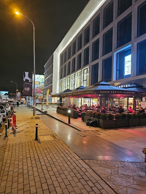 Kahve Dünyası Kızıltoprak - Kadıköy