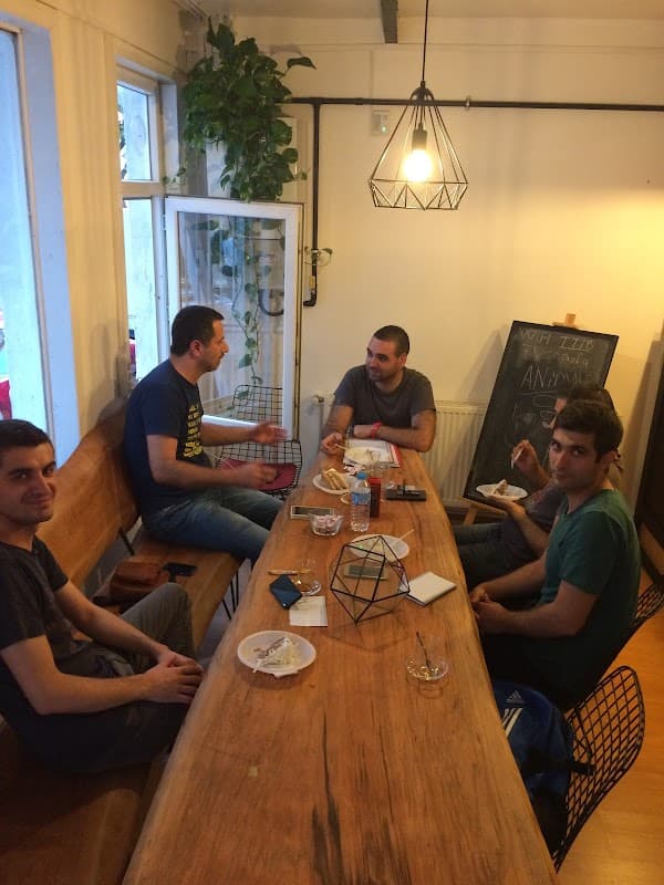 Meet 2 Talk Cafe Kadıköy - Kadıköy